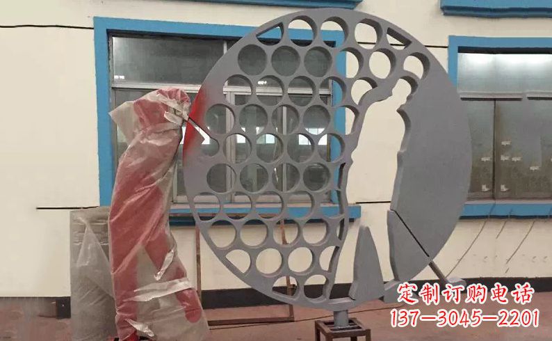 内江广场不锈钢打高尔夫球雕塑 (2)
