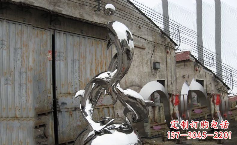 内江海洋精灵的象征:汇中领雕塑出品的不锈钢海豚雕塑