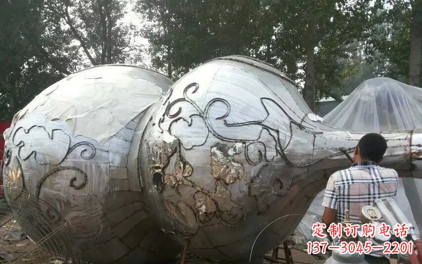 内江分外精美的不锈钢葫芦雕塑