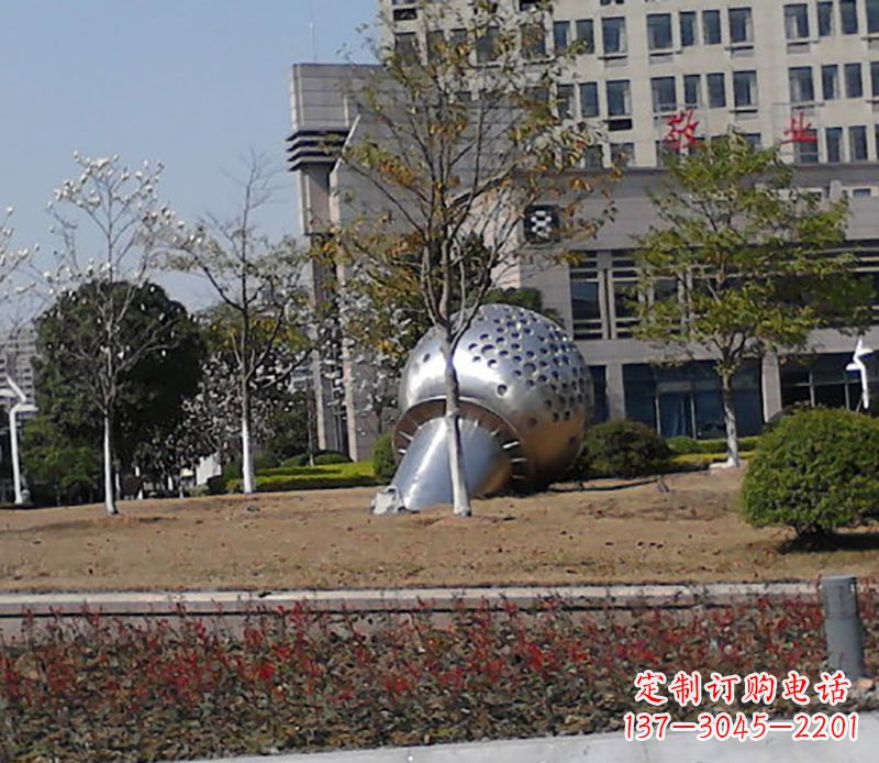 内江传统话筒雕塑,融合现代美学设计