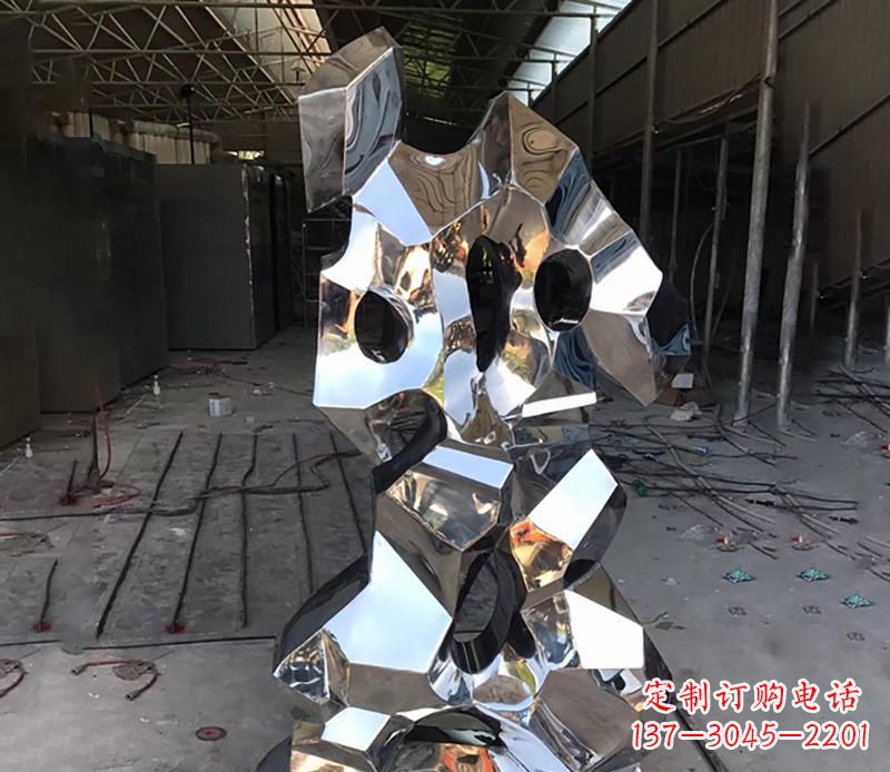 内江别具匠心的太湖石雕塑