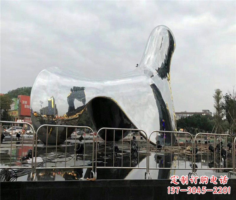 内江中领雕塑推出一款精美的抽象鸽子雕塑,专为…