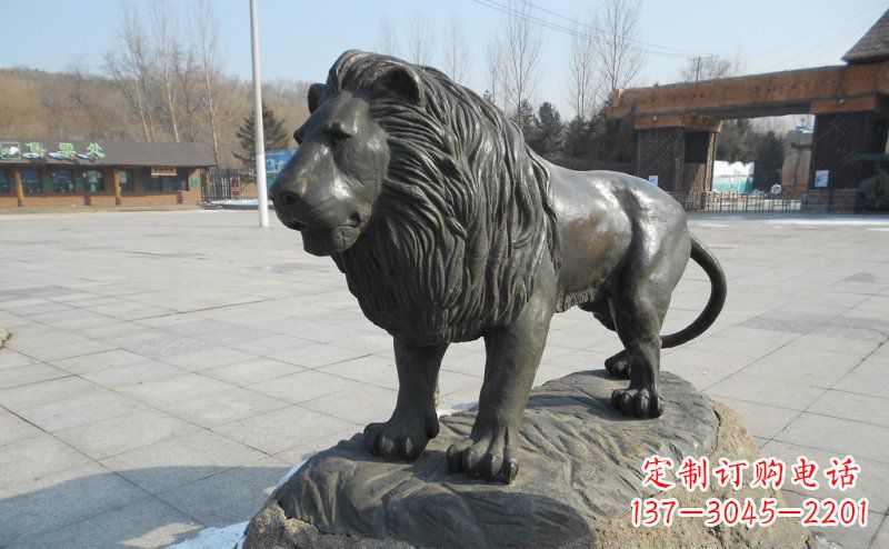 内江中领雕塑推出一款精美的华丽非洲狮铜雕,将…
