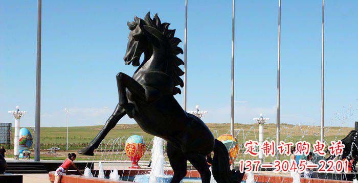 内江广场立马动物铜雕