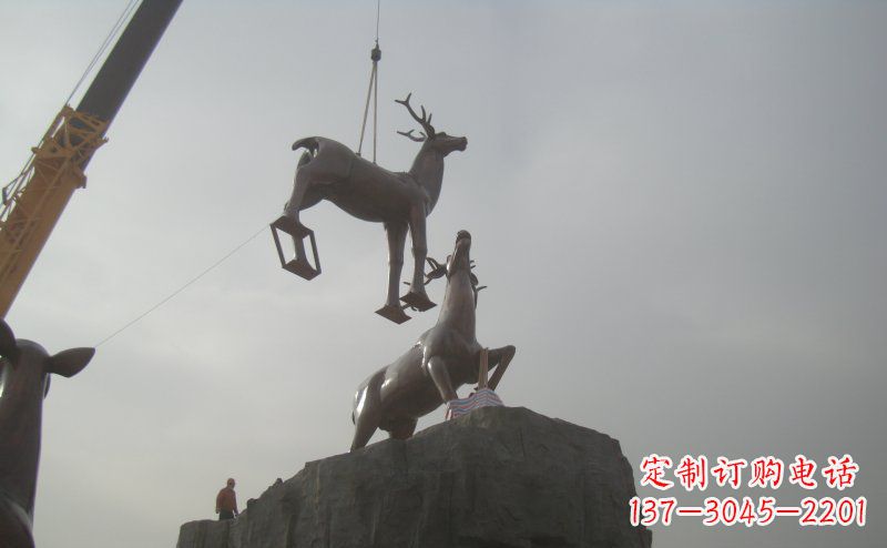 内江广场梅花鹿动物铜雕