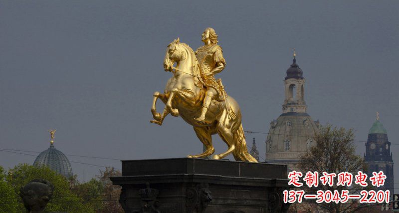 内江广场骑马的西方人物景观铜雕