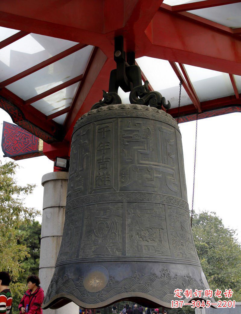 内江中领雕塑:千年吉祥铜钟雕塑