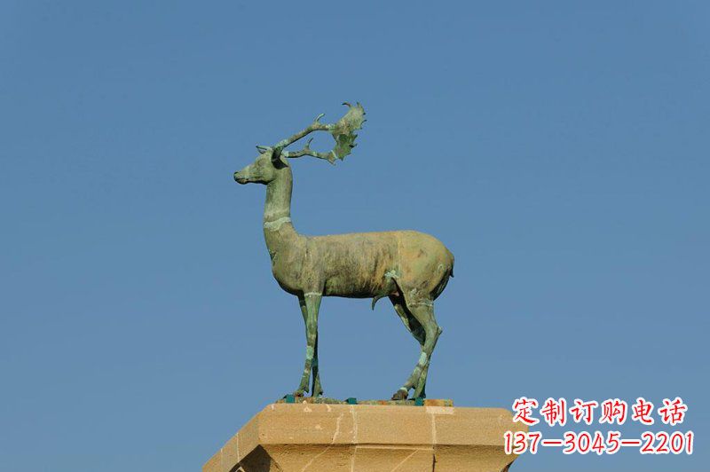内江中领雕塑鹿雕塑生动逼真