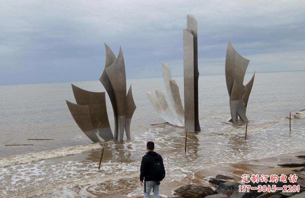 内江海边不锈钢船帆景观雕塑