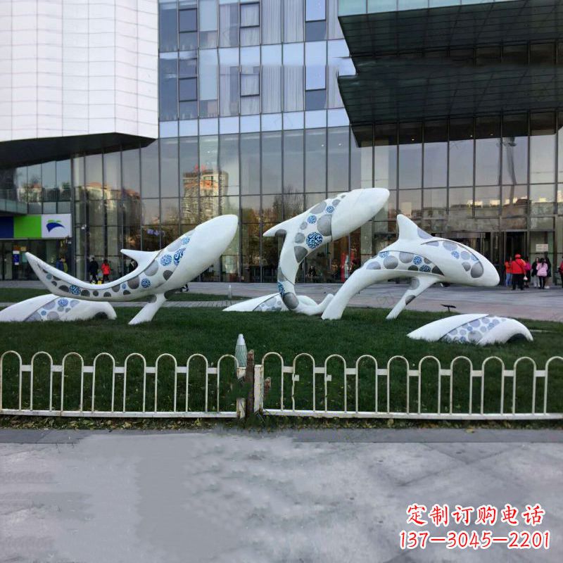 内江海豚玻璃钢城市景观雕塑-城市街道绿地装饰动物摆件