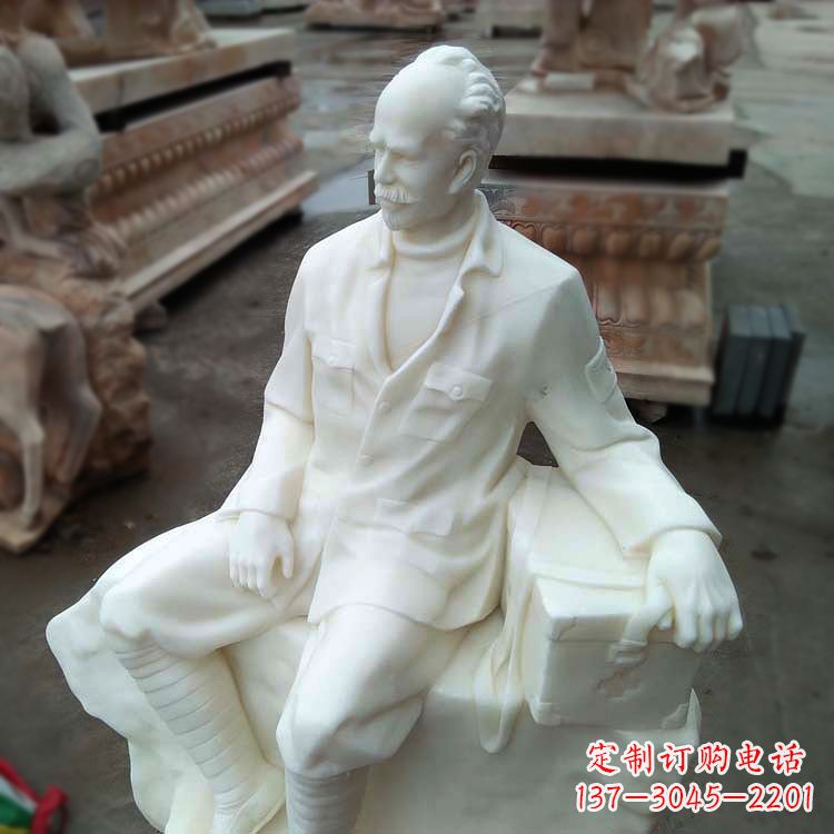 内江经典白求恩坐姿雕塑