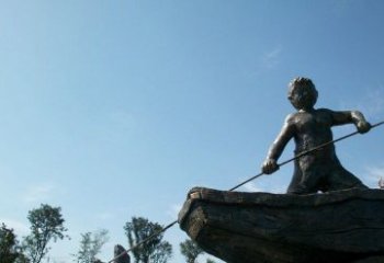 内江男孩撑船铜雕，营造童趣氛围