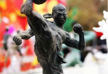 内江足球雕塑：展现无限自由