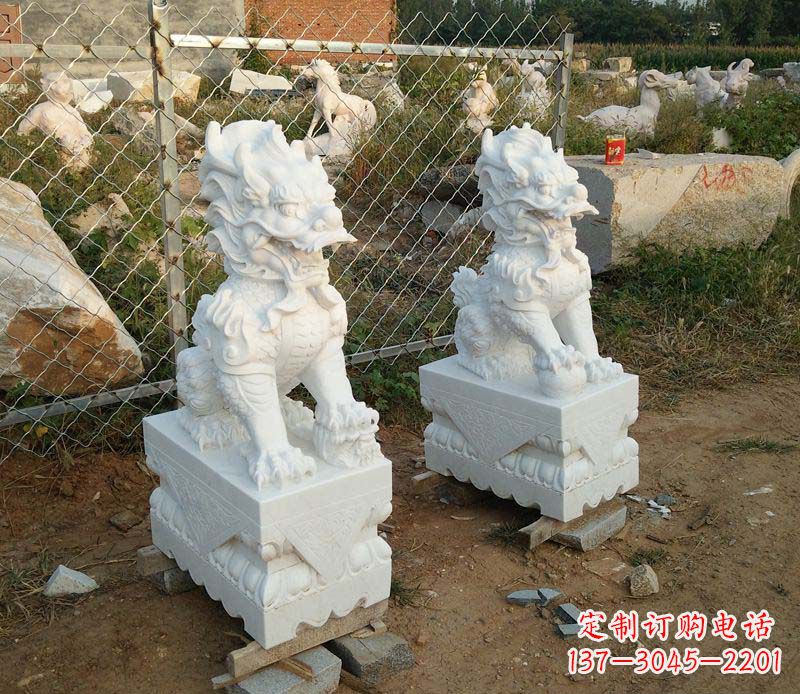 内江精美雕刻石麒麟,添玉门口踩球景象
