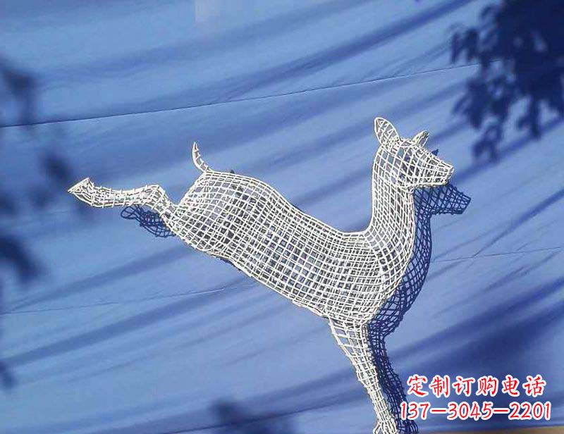 内江搭载优雅气质的不锈钢小鹿雕塑