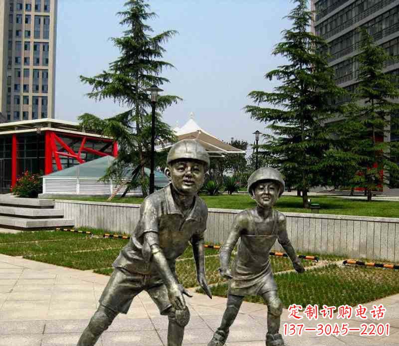 内江滑旱冰男孩铜雕,精细而引人入胜