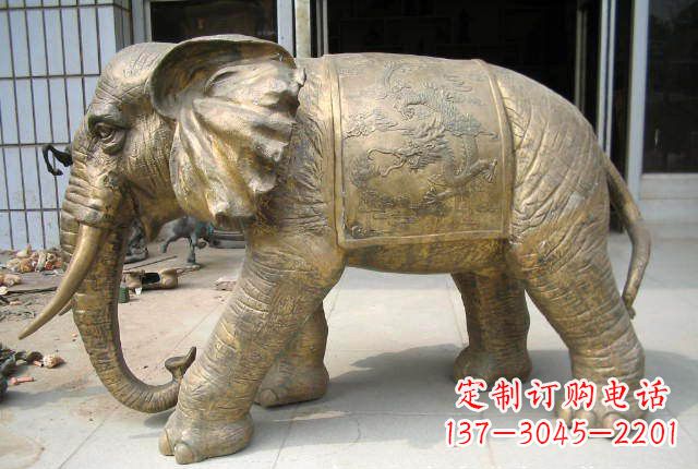 内江黄铜大象雕塑,让你的空间充满热情