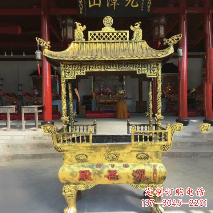 内江艺术之美,黄铜香炉雕塑