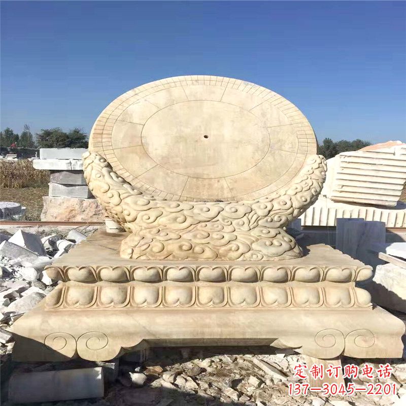 内江优雅而古典的黄锈石日晷雕塑