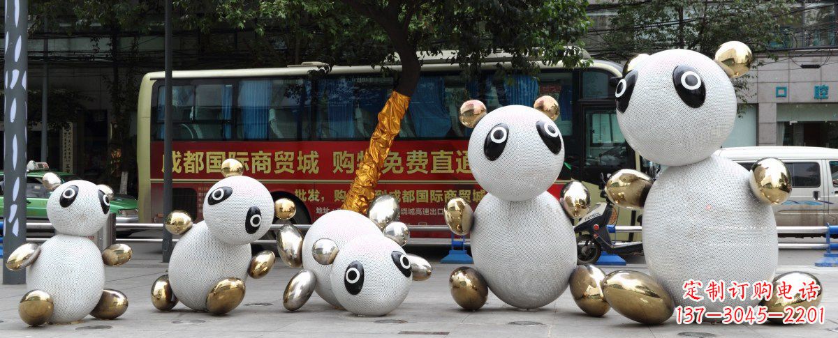 内江中领雕塑:优雅的不锈钢抽象熊猫雕塑