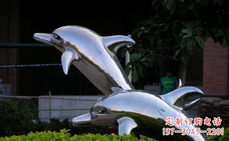 内江彰显自由灵动的不锈钢跳跃海豚雕塑