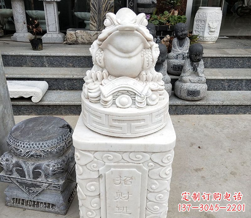 内江金蟾立柱石动物雕塑