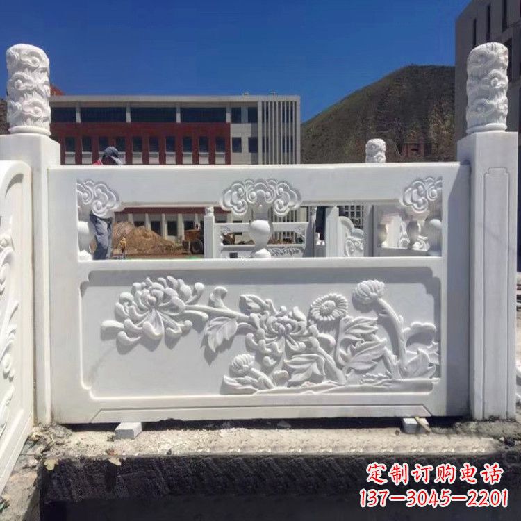 内江中领雕塑旗下的菊花石栏板雕塑,以其独特的…