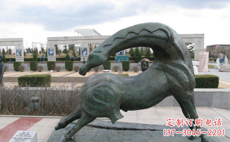 内江骏马抽象动物景观铜雕