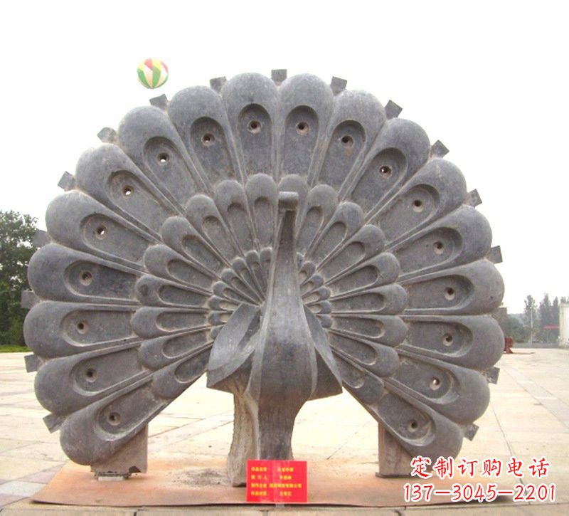 内江精美绝伦的碧玉孔雀雕塑