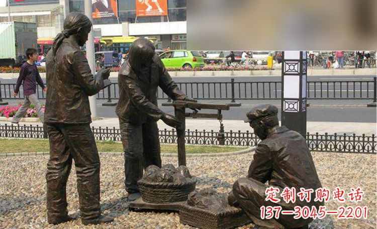 内江灵动白菜雕塑生动展现可爱表情