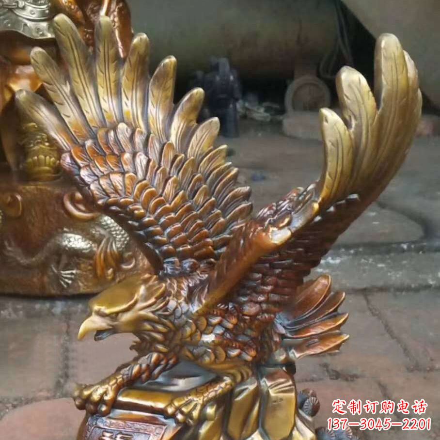 内江雕塑精灵:翱翔于天际的老鹰雕塑