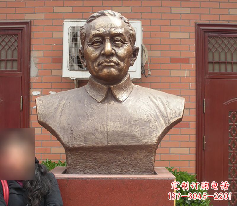 内江铜雕李四,与众不同的光头匠艺