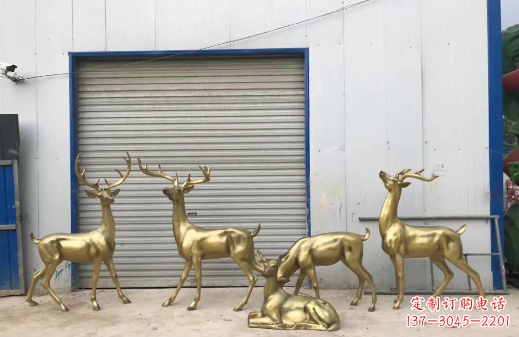 内江产自中领雕塑的手工鹿群铜雕塑,是一款以鹿…
