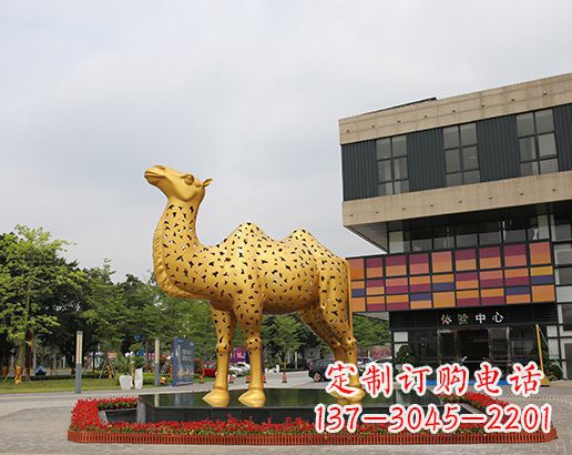 内江闪亮可爱的不锈钢骆驼雕塑
