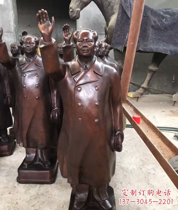 内江毛主席挥手铜雕,传达毛主席的不朽精神