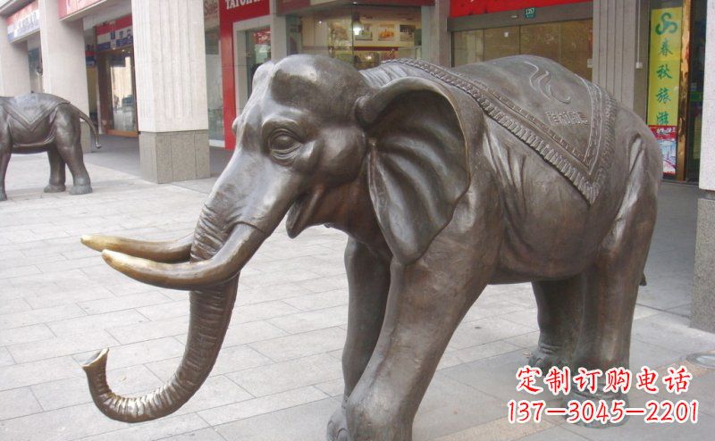 内江祥和如意的铜制大象雕塑