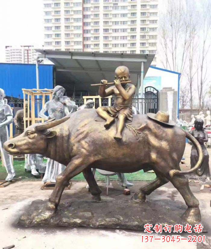 内江牧童骑在牛背吹笛人物儿童铜雕