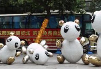 内江中领雕塑：优雅的不锈钢抽象熊猫雕塑
