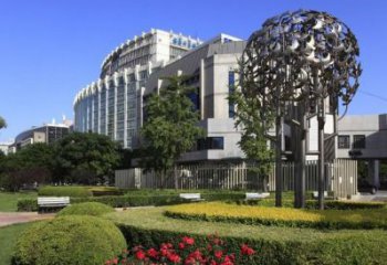 内江优雅精致的不锈钢鸽子树雕塑