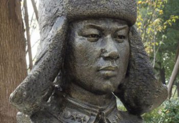 内江精致雕刻，肃穆崇尚——雷锋铜雕塑
