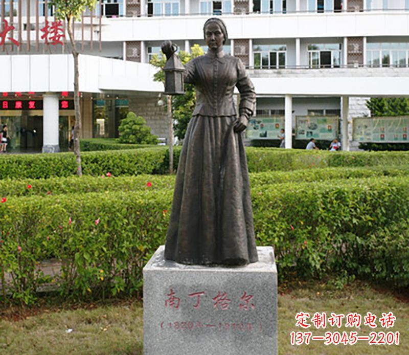 内江静谧中的南丁格尔铜雕