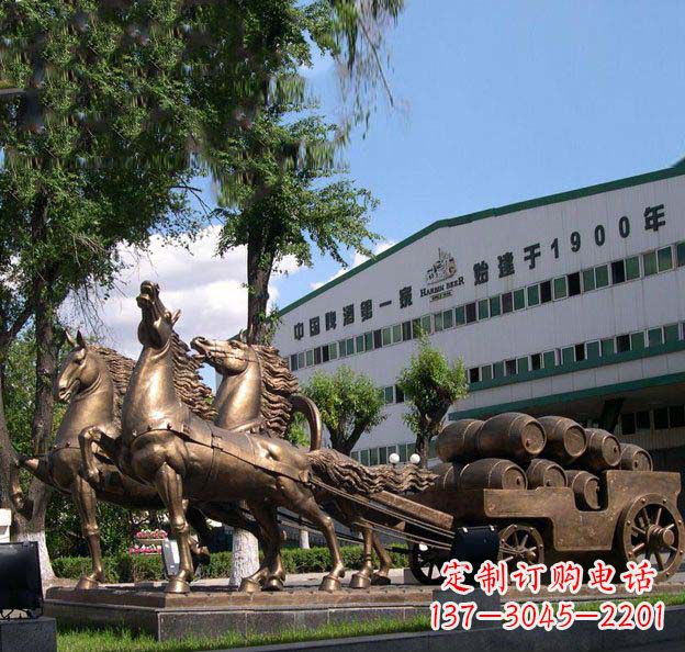 内江企业拉啤酒桶的马车景观铜雕