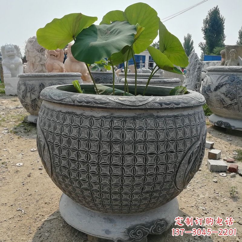 内江荷花鱼石雕塑,精美雕塑展现浪漫情怀