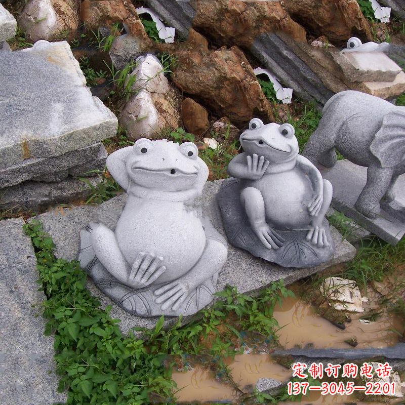 内江别具一格的青石青蛙喷水雕塑