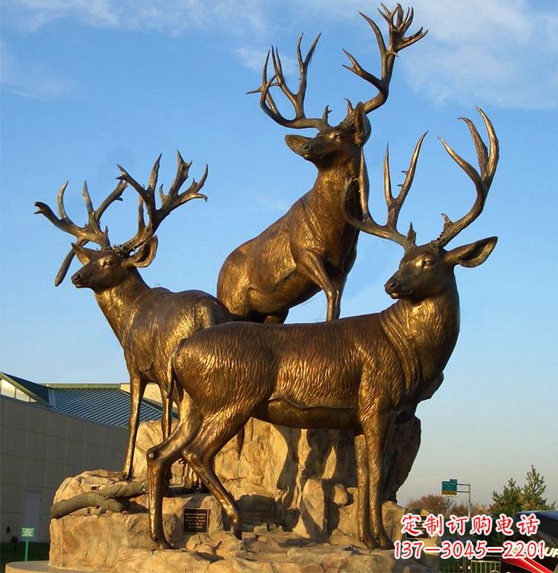 内江三鹿登高鹿景观铜雕,让你秀智慧雕刻艺术