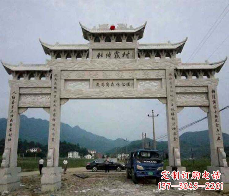 内江三门牌坊石雕:细节讲究处处把精雕细琢