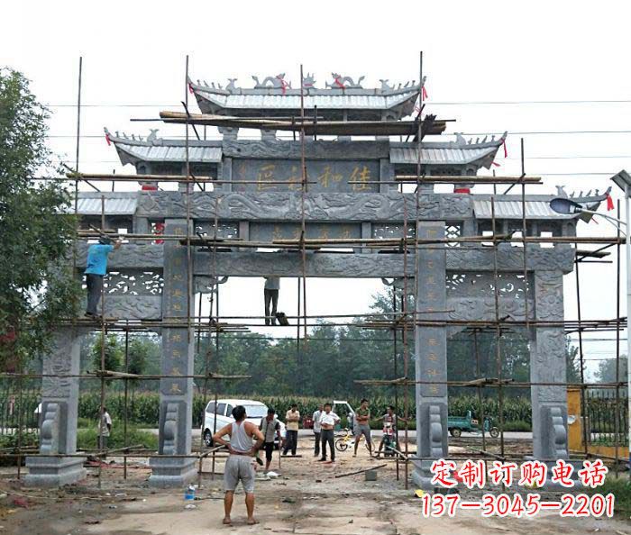 内江三门牌坊石雕-传统工艺制作出行业领先的雕塑