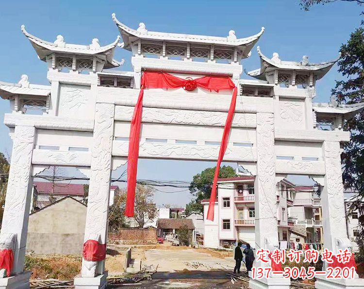 内江三门三楼石雕牌坊:专业定制牌坊雕塑