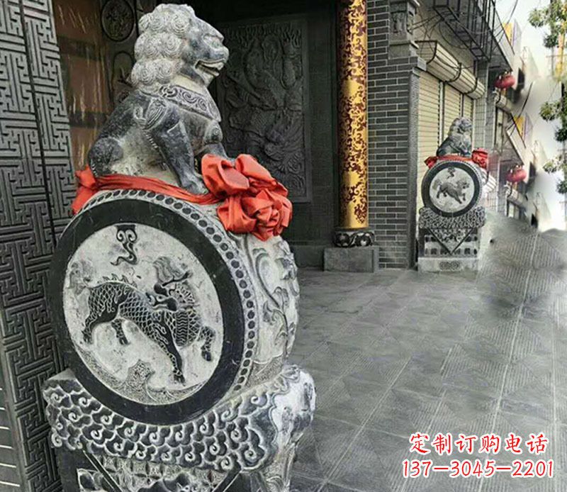 内江狮子抱鼓石门墩雕塑,体现古典风格