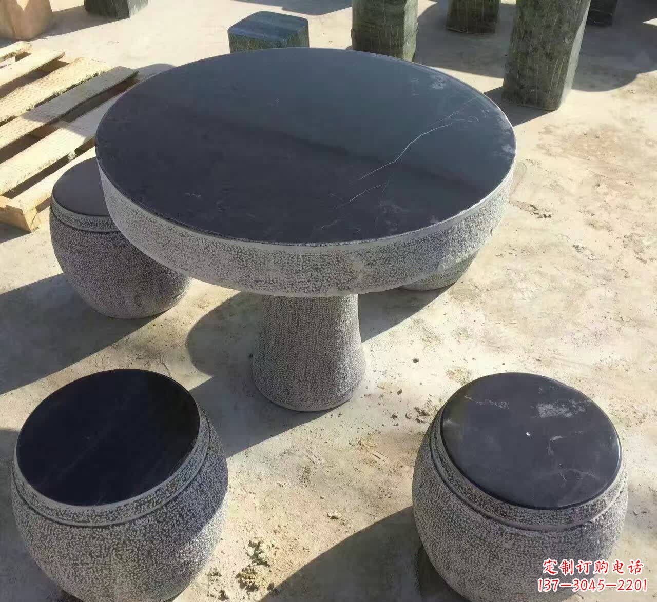 内江石雕广场石桌凳雕塑